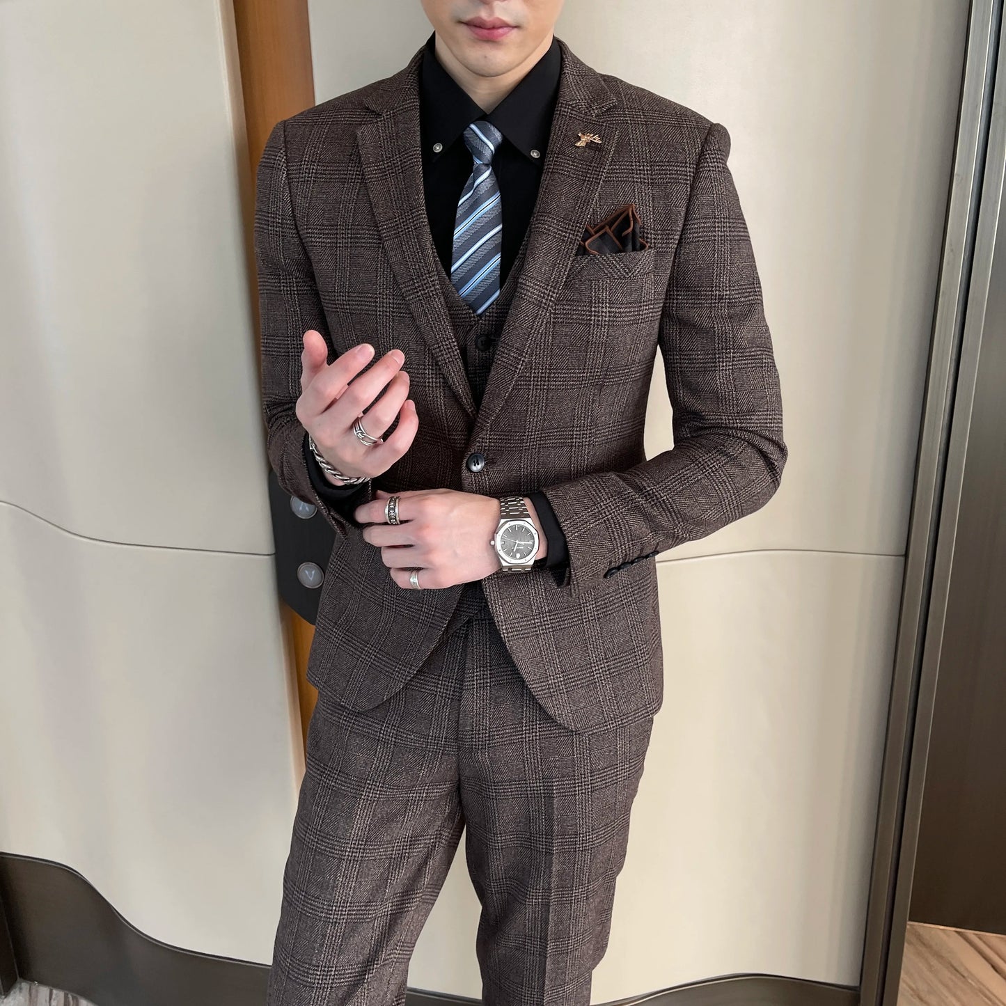 Completo Plaid Modificato in Stile Britanno-Coreano: Eleganza e Raffinatezza per l'Uomo Moderno"