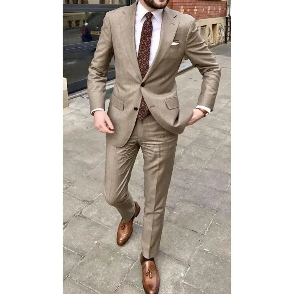 Completo da Uomo Slim in Cachi – Due Pezzi, Estate, con Revers a Punta e Singolo Bottone, Elegante e Chic