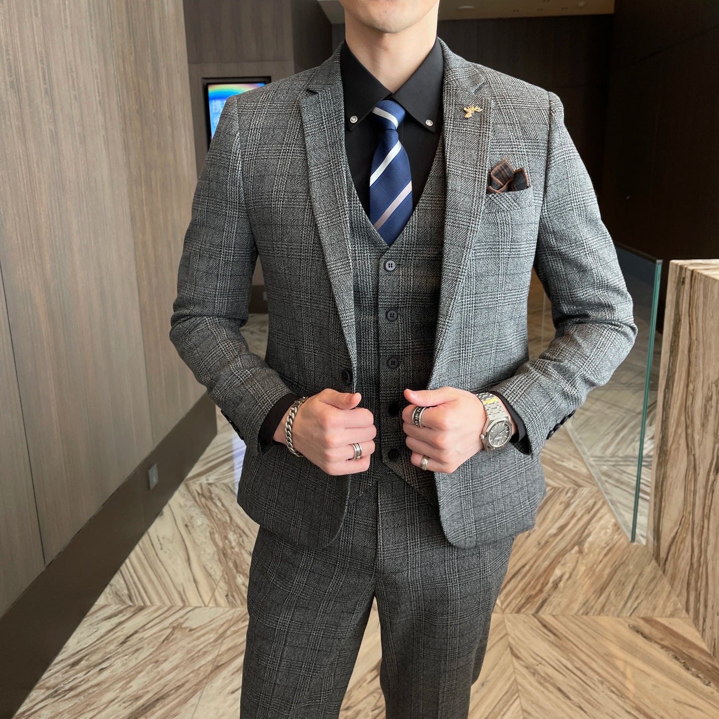 Completo Plaid Modificato in Stile Britanno-Coreano: Eleganza e Raffinatezza per l'Uomo Moderno"