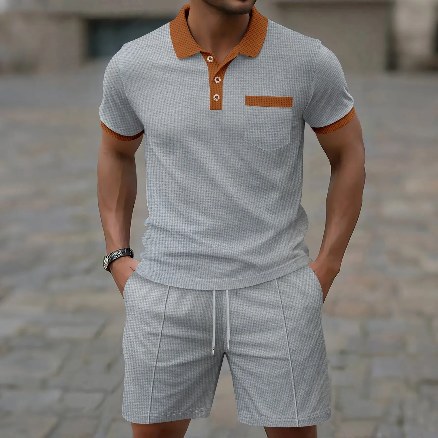Set Uomo Estate 2025: Polo con Tasca Waffle e Pantaloncini Coordinati in Abbinamento di Colori